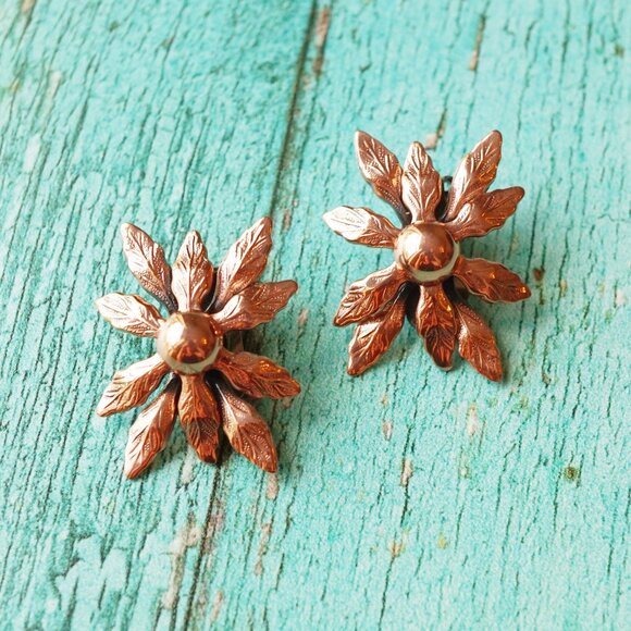 Mid-Century Renoir Copper Leaf Burst Clip-On Earrings – Signed, 1.25" - Picture 1 of 5